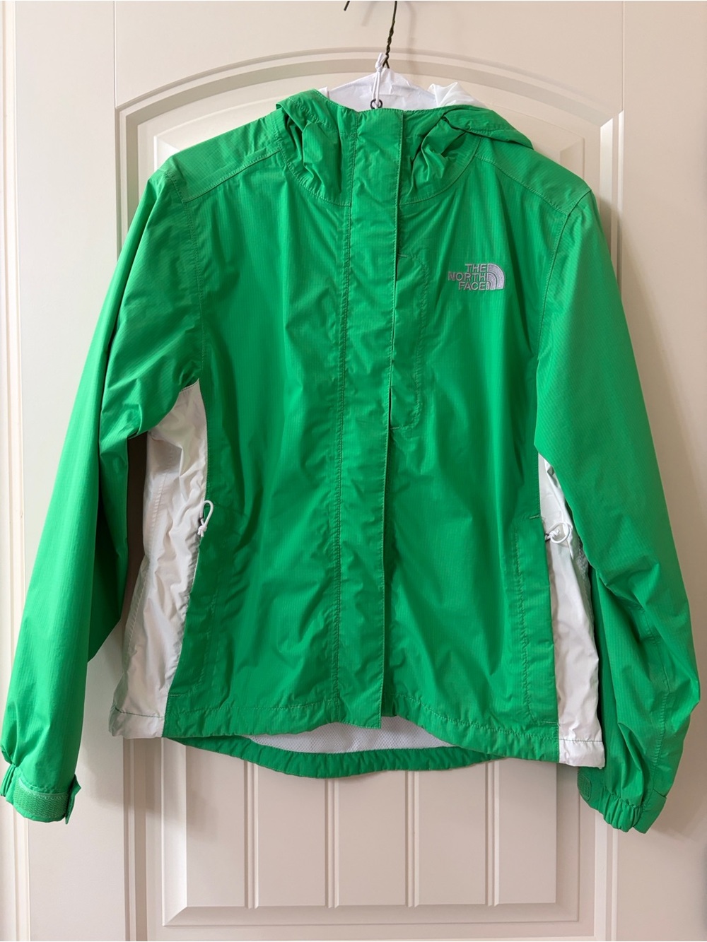 The North Face women’s Green Hooded HyVent Jacket, XS